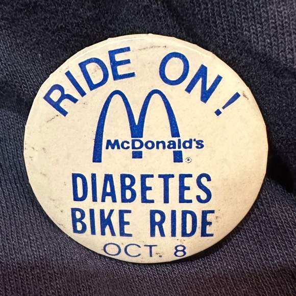 Vintage McDonald’s Diabetes Bike Ride Button - Picture 1 of 2